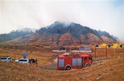 山西沁源森林大火 3800余群众转移