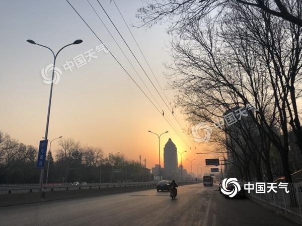 北京今日最高温达28℃ 清明假期气温下降