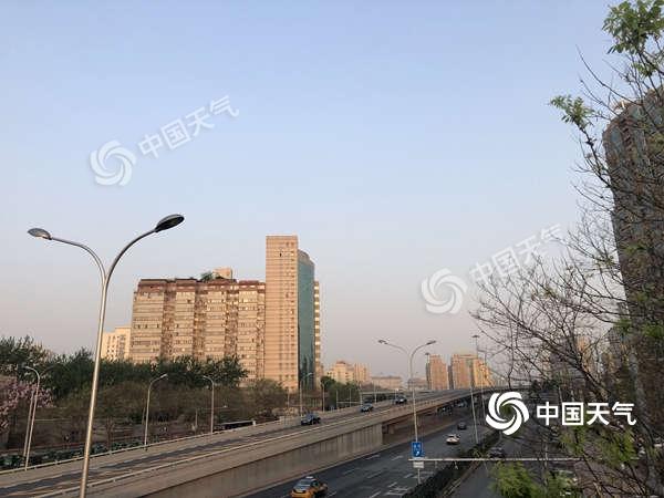 北京今日晴空在线最高温26℃ 杨柳絮飘飞注意防护