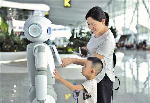 青岛机器人产业集聚效应明显 机器人来到我们