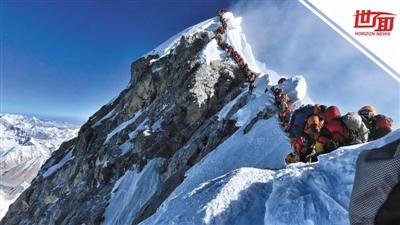珠峰“堵车” 3名登山者不幸遇难