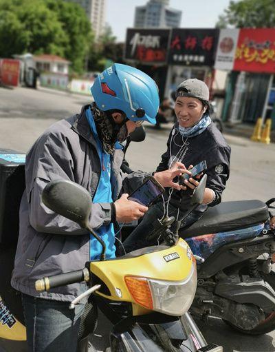 外卖骑手中的聋哑人团体：送外卖是最合适最舒心的工作