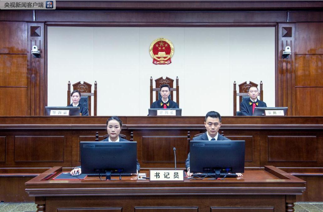 原国家食品药品监督管理总局副局长吴浈受贿、滥用职权案一审