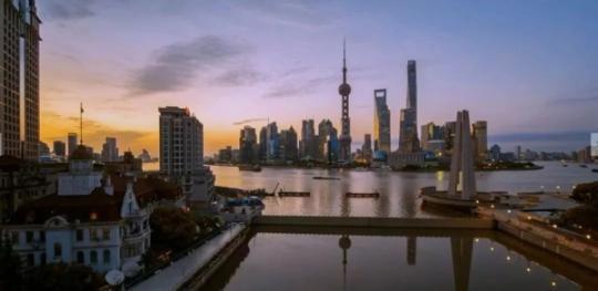 上海80后小伙起早贪黑，只为拍出城市最美的样子