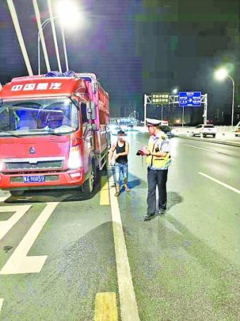 武汉交警6月份锁定87辆渣土车、搅拌车、砂石车