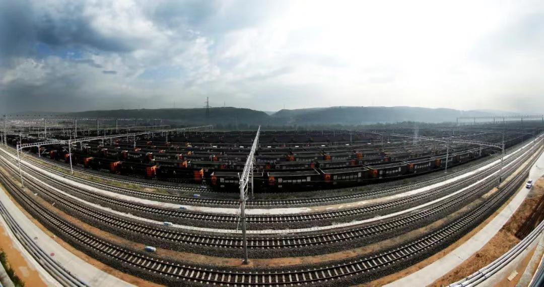 神朔铁路朱盖塔站: 13亿吨煤从这里走向全国