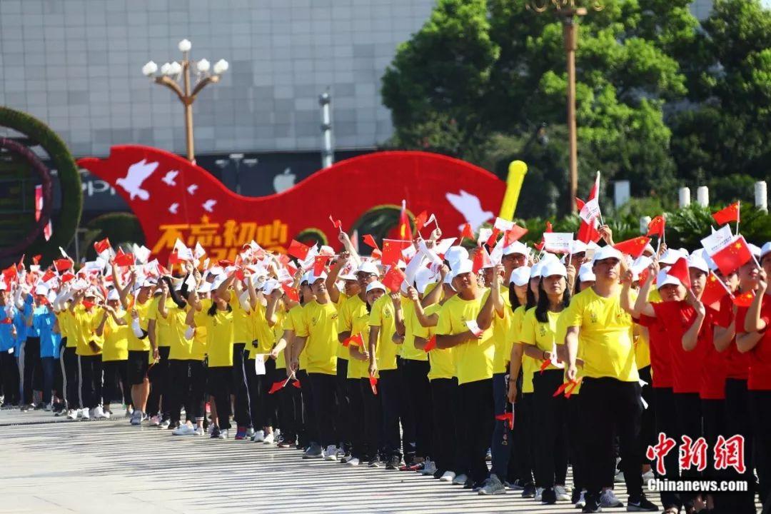 英雄城，第一棒 世界军人运动会火炬传递在南昌启动