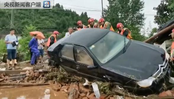 湖北十堰局地暴雨突发山洪 已致13人遇难