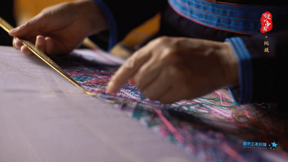 侗族：古老的指尖工艺，她们用巧手编织出侗乡的美好生活