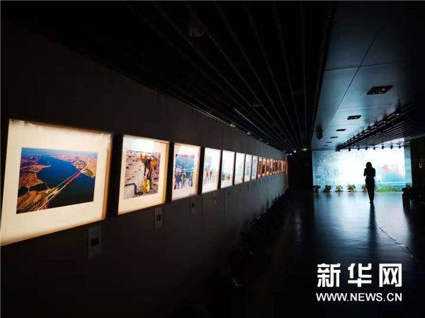 “京张高铁书画摄影采风展”在中国铁道博物馆展出