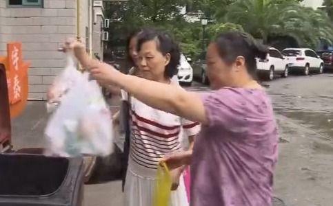 上海“最严垃圾分类”施行四个月 效果远超预期