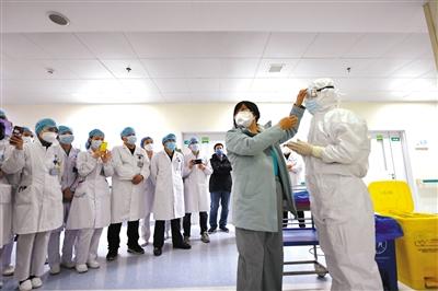 北京医疗队一周内开设三个病区