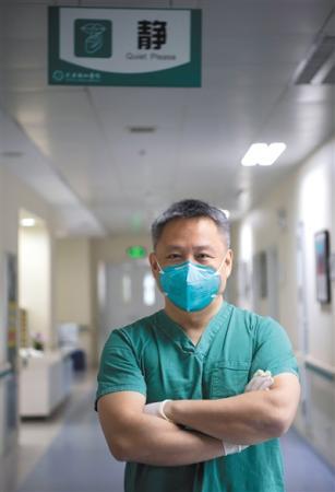 北京援武汉医疗队迎2例出院患者