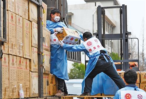 克服困难坚决稳住“菜篮子”——来自战“疫”一线的纪实报道