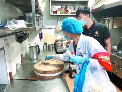 北京全市食品市场餐饮商超连夜防疫消杀