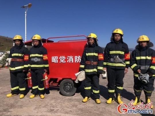 凉山彝族村寨建起微型消防站 筑牢因灾返贫“防火墙”