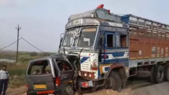 印度西部发生严重交通事故 已致10人死亡
