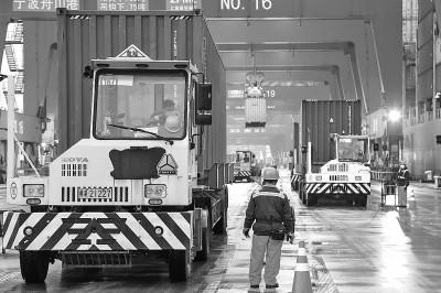宁波舟山港年货物吞吐量首破12亿吨 连续13年位居全球第一