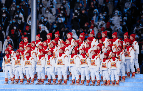 追光丨冬奥表彰大会 戴上大红花的不只是运动员