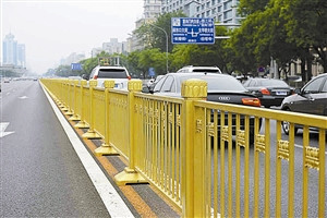 北京长安街安装金色护栏 防冲撞性能好(图)