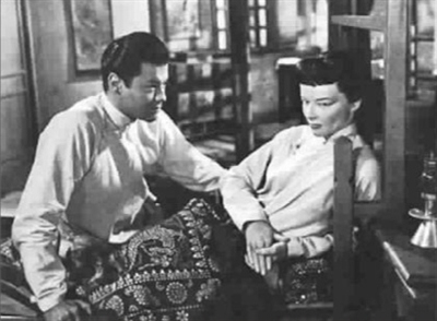 1944年凯瑟琳-赫本主演好莱坞中国抗战片被发现