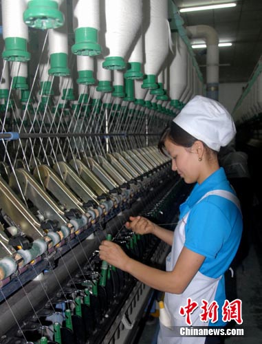 新疆兵团纺纱厂维族女工的约定--中新网