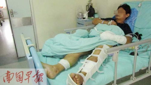 广西南宁一工地发生砸车打人事件 9名民工受伤