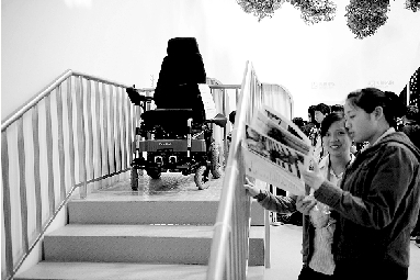 世博首个残疾人馆:高位截瘫人士可以站起来