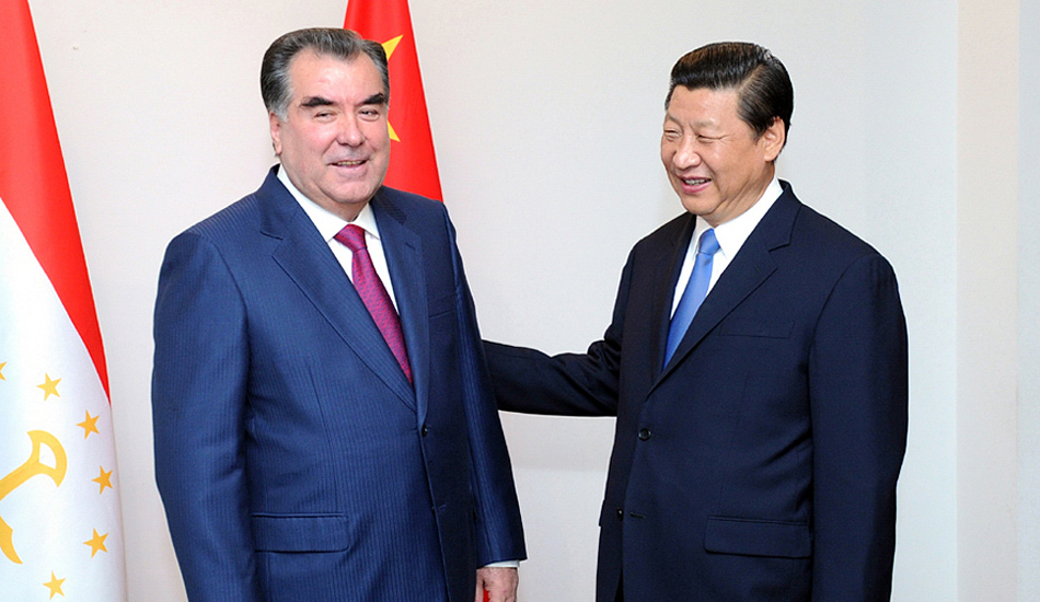 习近平会见塔吉克斯坦总统拉赫蒙