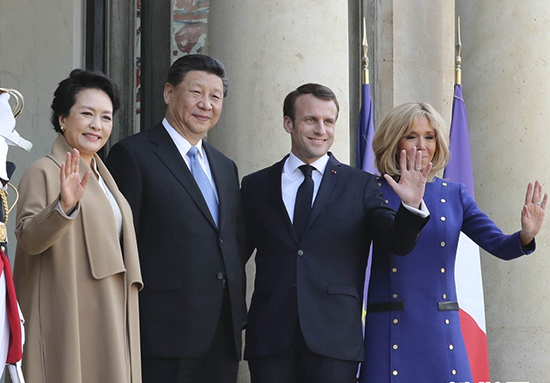 习近平和彭丽媛出席法国总统举行的隆重欢送仪式