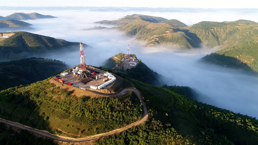 长庆油田持续加大勘探开发力度，保障国家能源安全。