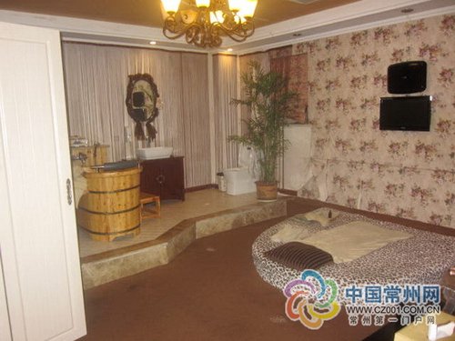 大妈山坡卖淫图片