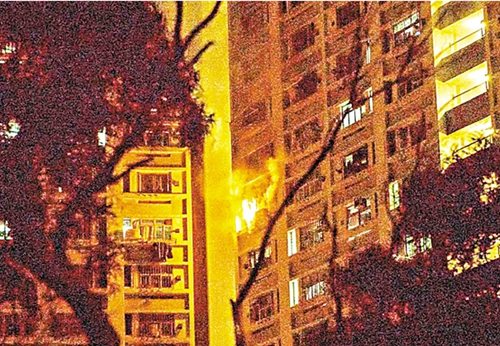 电脑电线短路造成火灾 香港独居男子被烧成重