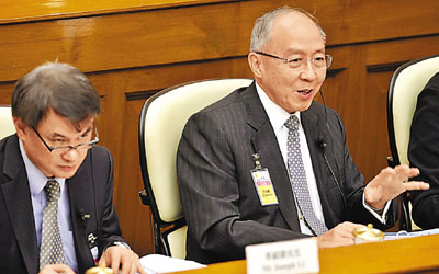 香港平机会将会公开招聘主席 邓尔邦料不获续