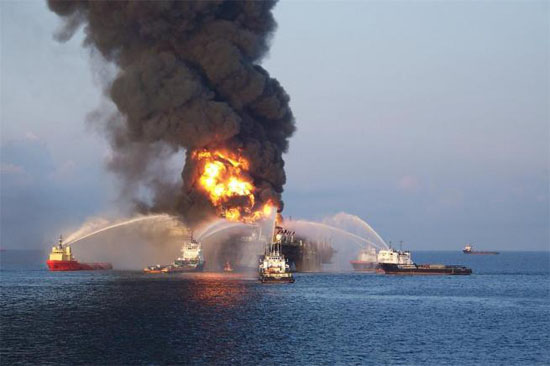 美国民众纪念墨西哥湾原油泄漏事件一周年(图