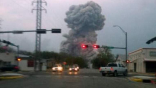 得州化肥厂爆炸已致200多人受伤多名消防员失踪