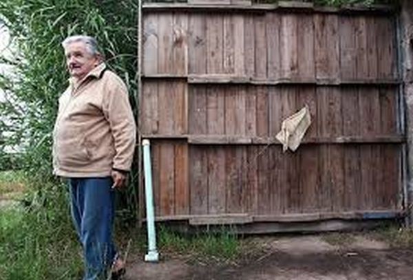 乌拉圭总统财产总值超32万美元 坚持住简陋农