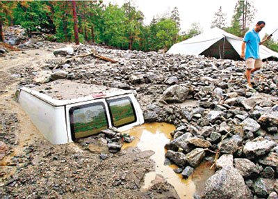 美国南加州泥石流导致1人死亡2000余人被困