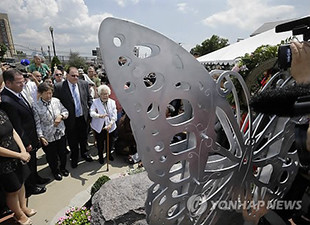 美第七座慰安妇纪念碑落成 韩慰安妇受害者揭幕 