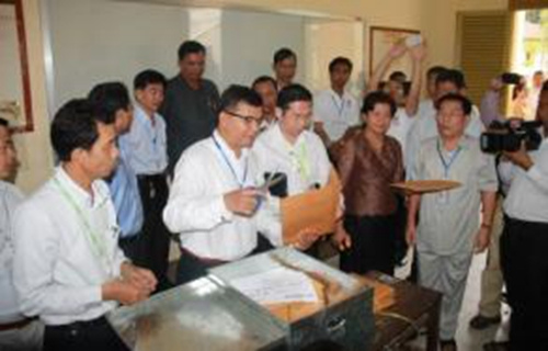 柬埔寨高考落幕 抓获数名替考者及受贿监考官