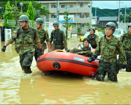 暴雨袭击日本造成5人死亡 上千栋房屋浸水(图)
