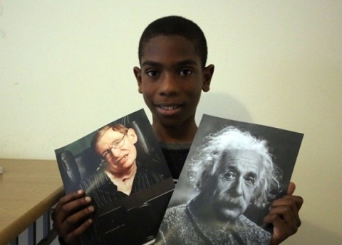 英国11岁男孩IQ高达162超爱因斯坦 10岁即写论文 