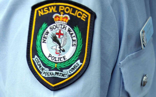 澳洲两名青少年扮黑衣人恐吓学生 被警方逮捕