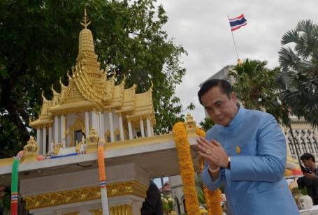 泰国总理巴育承认算命问卦 被曝相信“通灵术” 