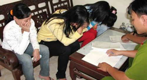 中国侨网三名越南女子称，魏吉军将从她们中挑走一人。