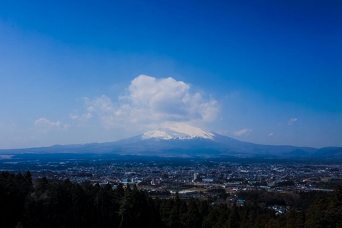 日本制定富士山登山人数指标 吸引外国游客赴日