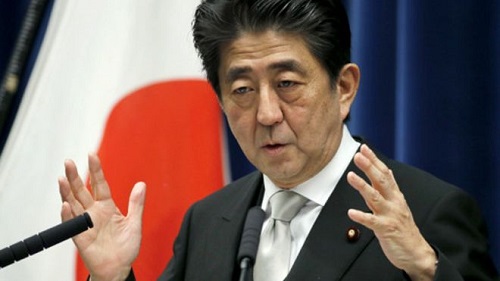 日本政府通过经济刺激方案 承诺恢复公共财务状况