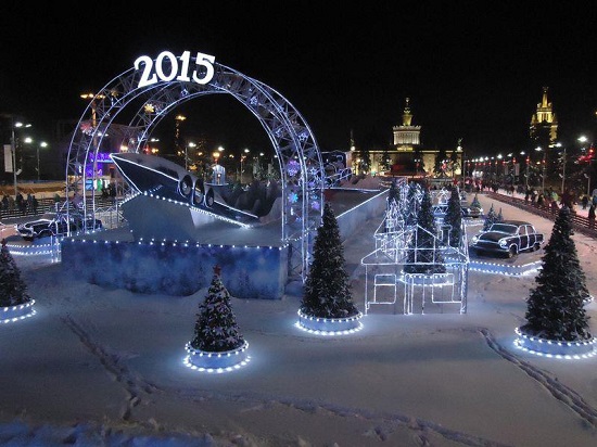 莫斯科建“全球最大”滑冰场占地2万余平方米