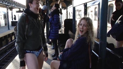 纽约客不畏极寒天气 再冷也要“脱裤子坐地铁” 