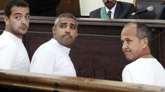 埃及将重审两名半岛电视台记者 另一记者已获释